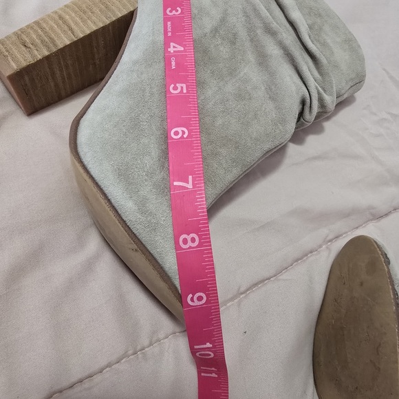 Chic Women's Light Gray Boots - Picture 7 of 10